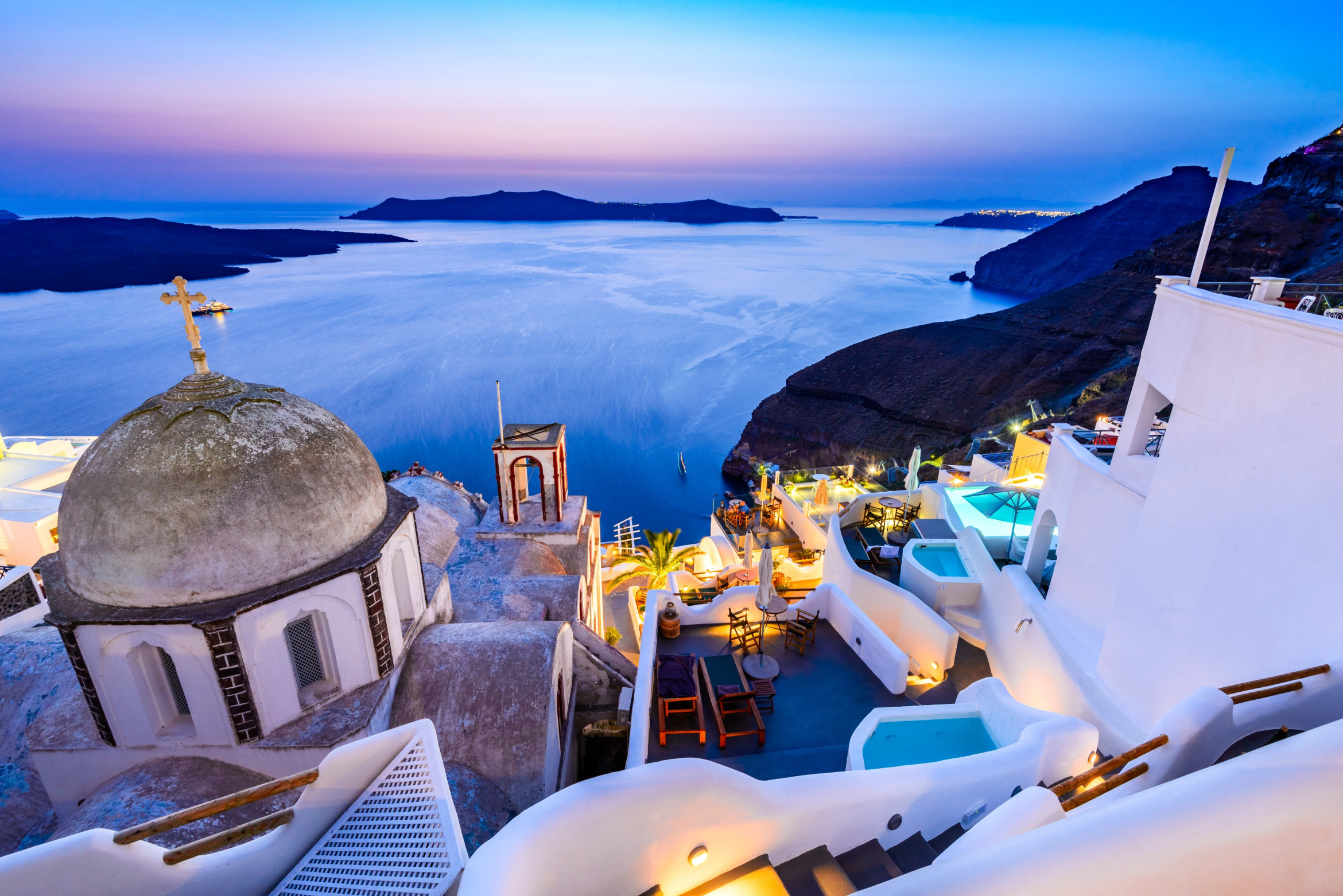 Santorini in der Dämmerung; Detektivagentur Santorini, Griechenland, Privatermittler Santorini, Griechenland, Wirtschaftsdetektei Santorini, Griechenland, Detektiv-Team Santorini, Griechenland