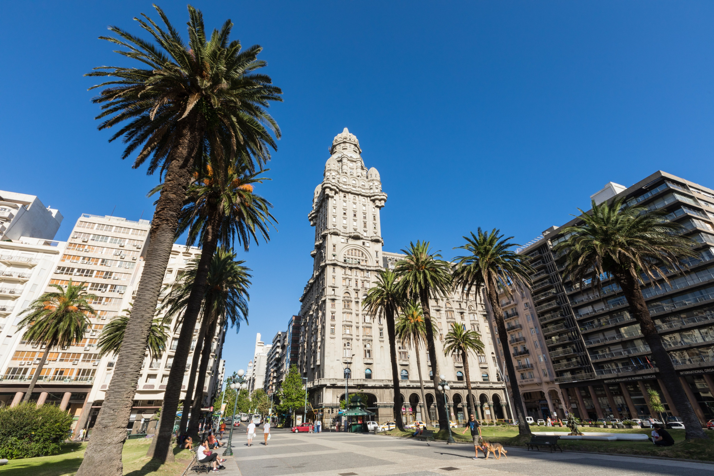 Palacio Salvo Montevideo, Uruguay; detective agency Uruguay, private investigator Uruguay, commercial detective agency Uruguay, detective team Uruguay