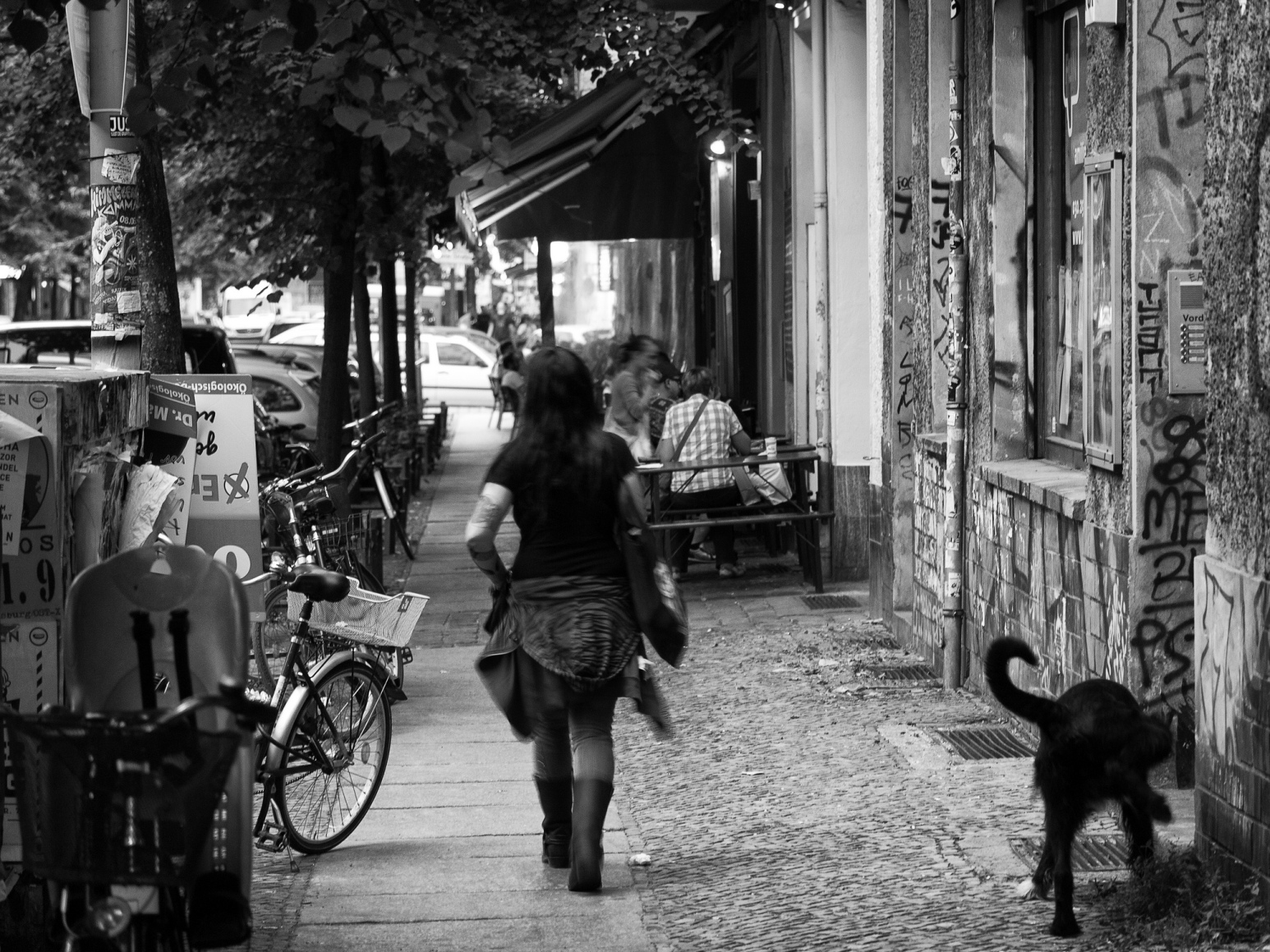 Woman and Dog Kurtz Detektei Frankfurt, Copyright Sascha Kohlmann